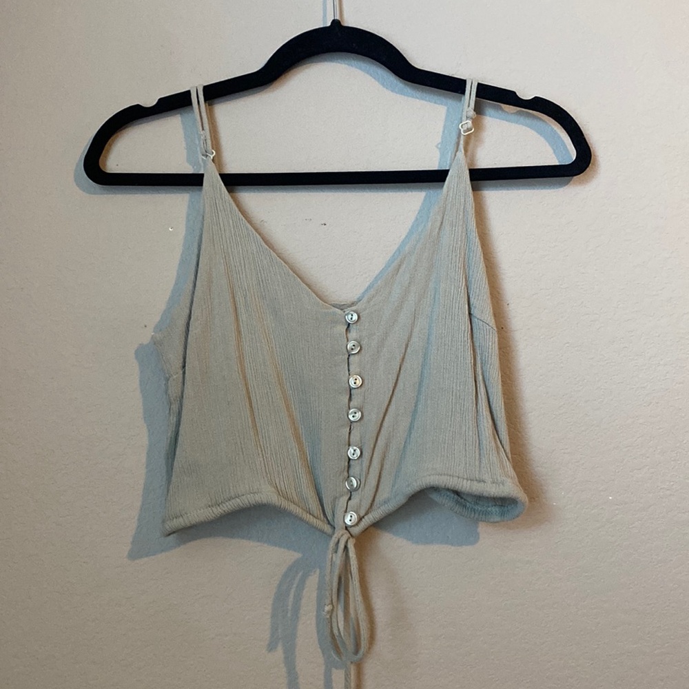 green crop tank top